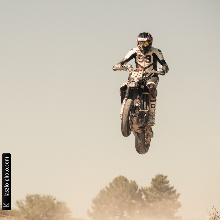 Supermoto - Chicks on Bikes