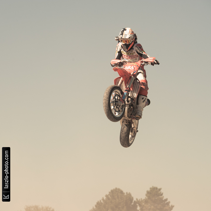 Supermoto - Chicks on Bikes