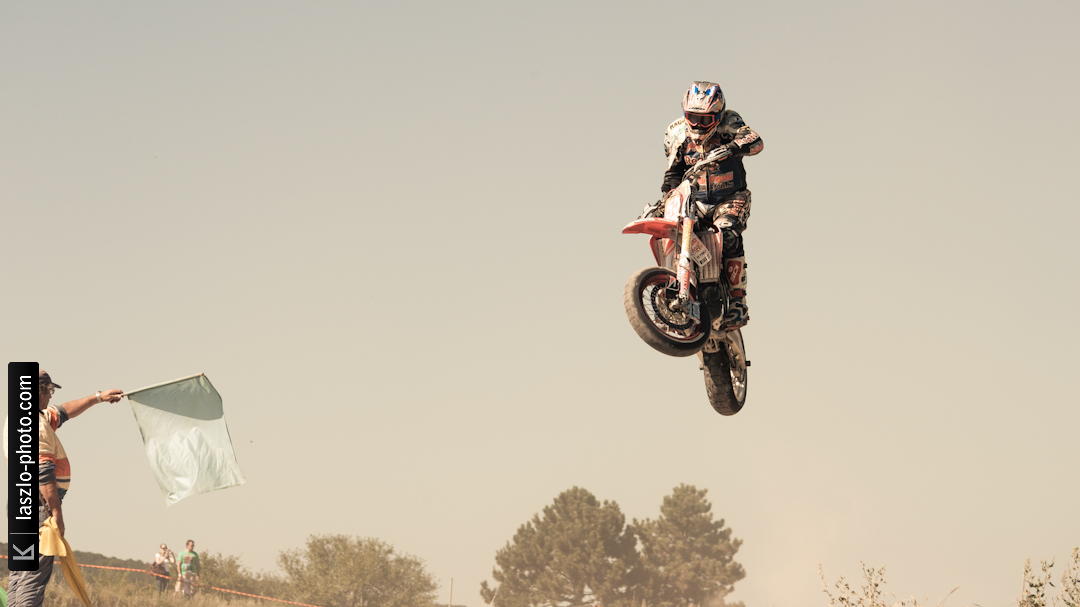 Supermoto - Chicks on Bikes