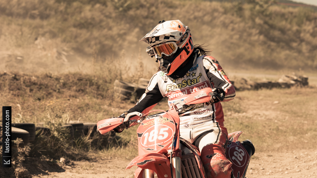 Supermoto - Chicks on Bikes